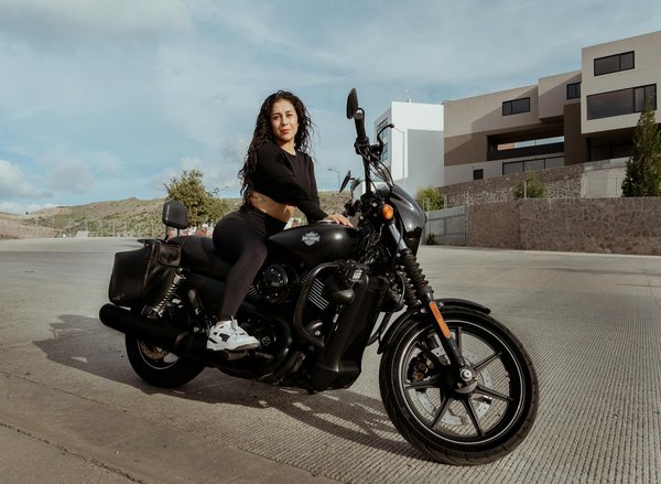 Plongée dans l'univers captivant de séverine mény et ses œuvres